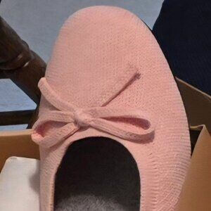 Vivaia Flat, Ballet Shoe - NEW in Box - PALE PINK